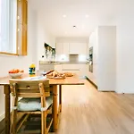 Peaceful Apartment In East End