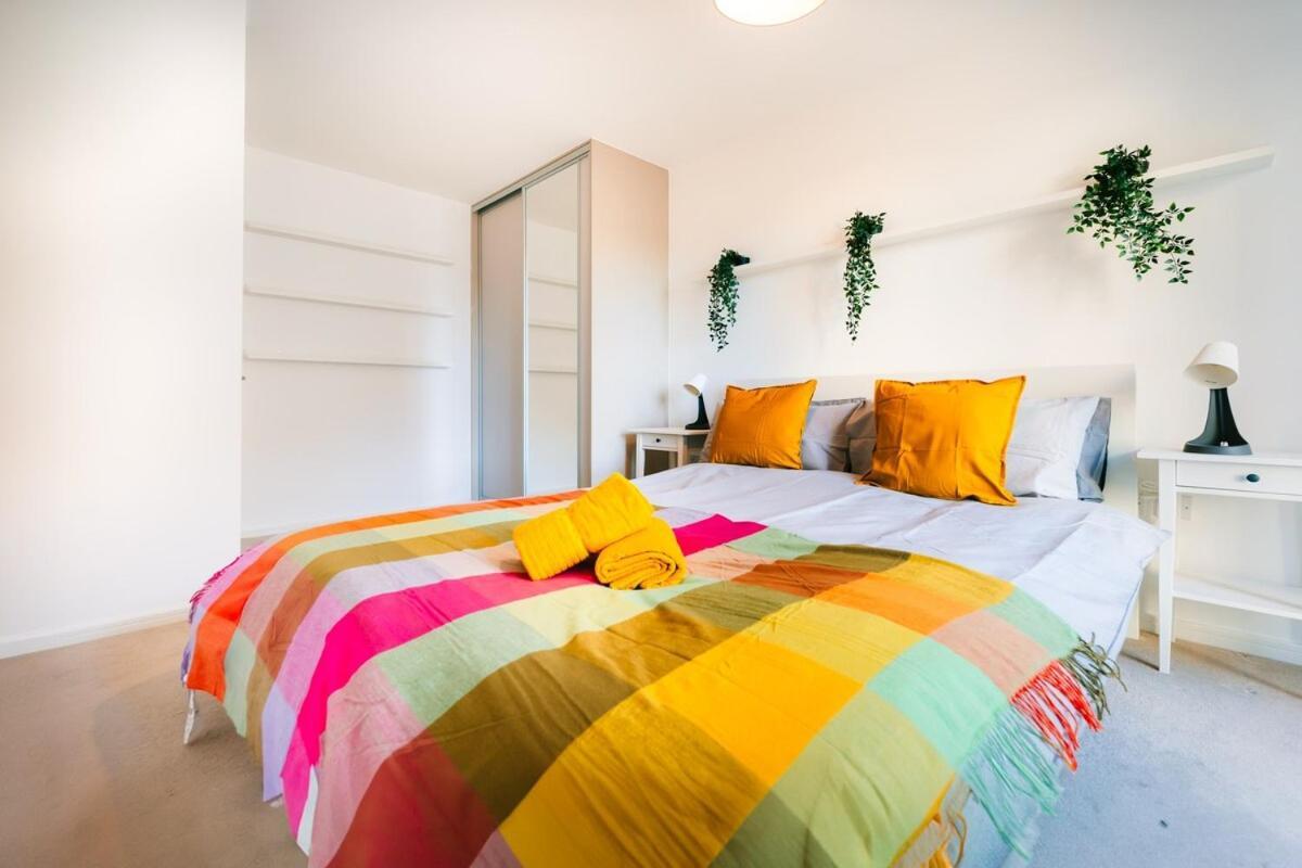 Peaceful In East End Apartment London